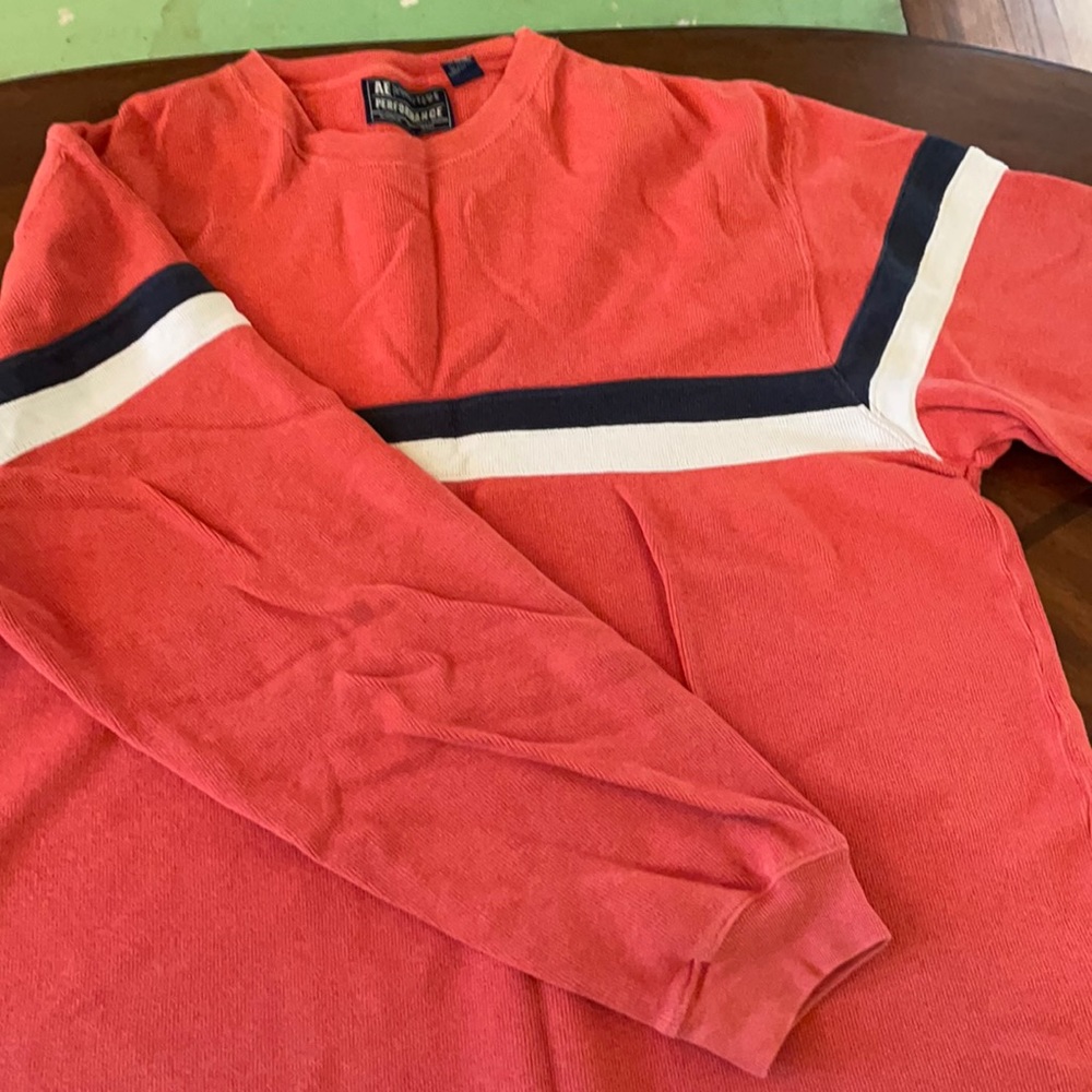 American Eagle sweat shirt